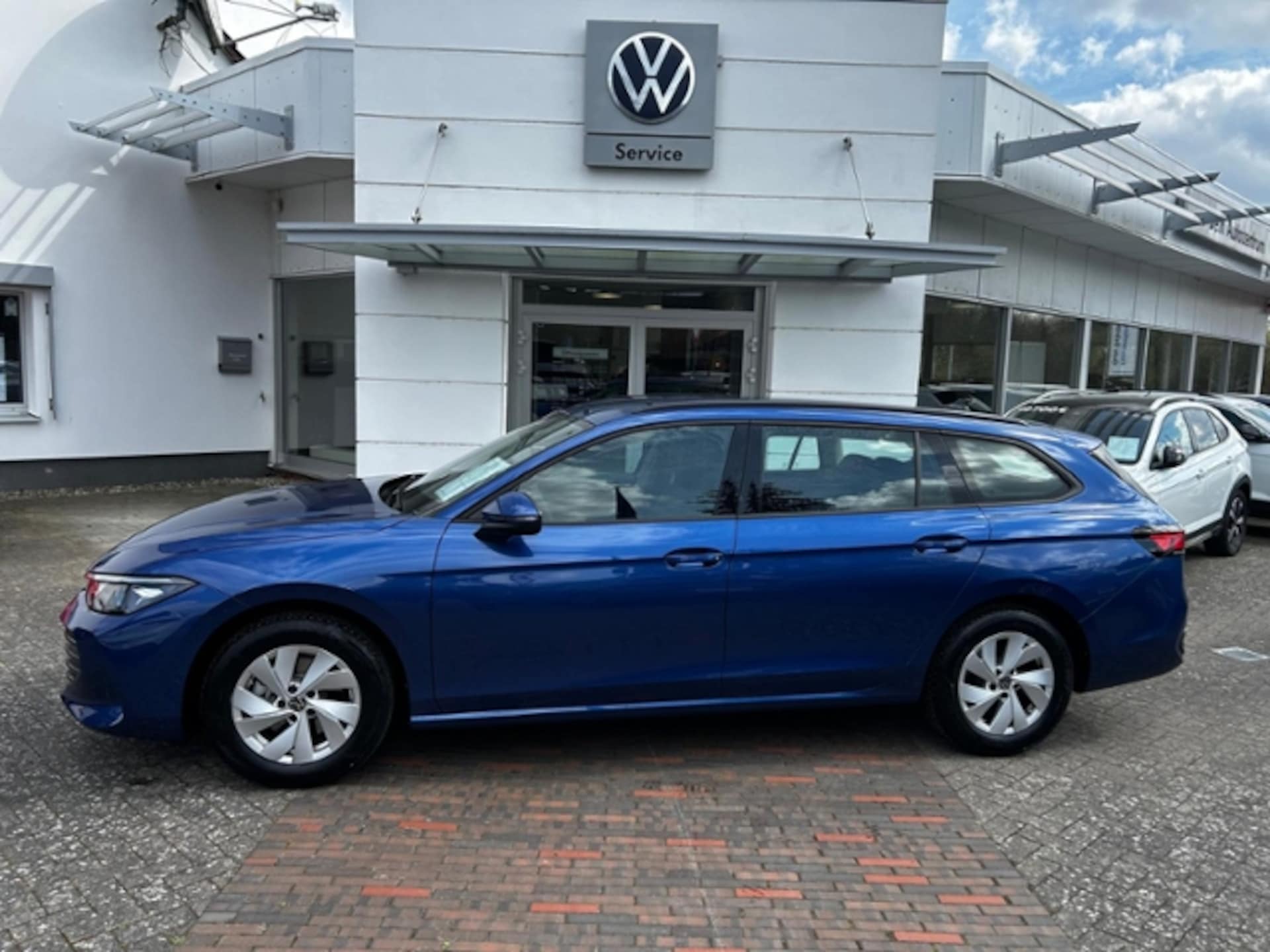 Volkswagen Passat Basis-Modell