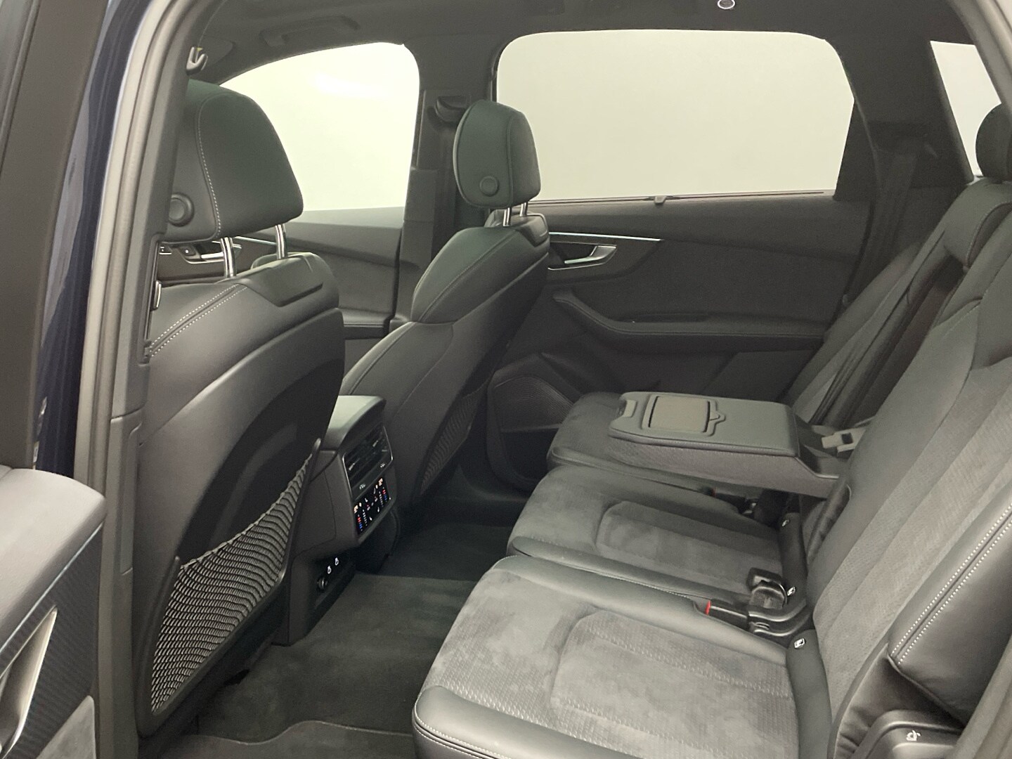 Image about Audi Q7 SUV S line 50 TDI quattro tiptronic