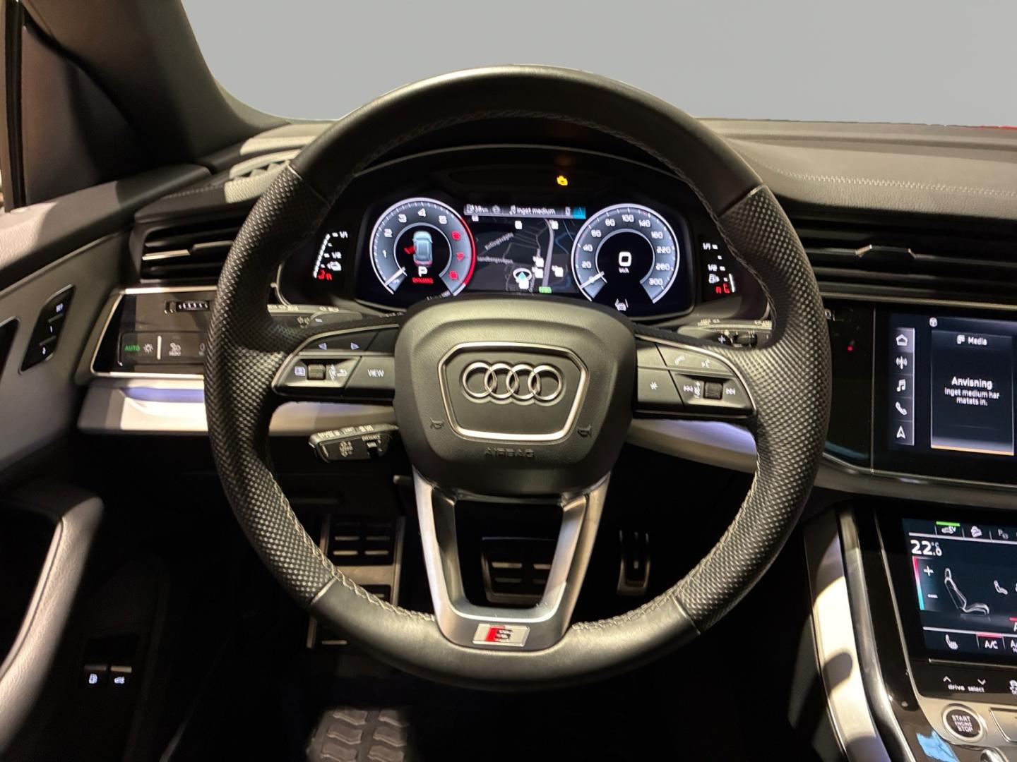 Bild som visar Audi Q8 TFSI e Q8 60 TFSI e quattro S line 462 hk tiptronic - för mer information kontakta din Audi Partner