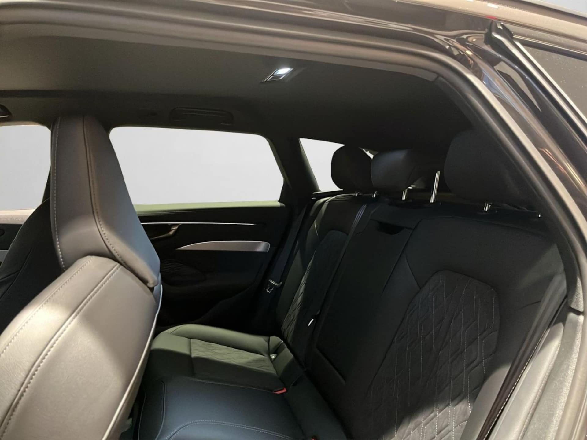 Audi A6 Avant edition one
