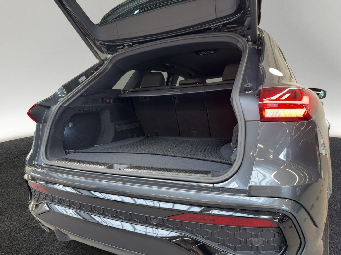 Bild über Audi Q5 SUV e-hybrid e-hybrid quattro 220 kW S tronic - für weitere Informationen kontaktieren Sie den Audi Partner