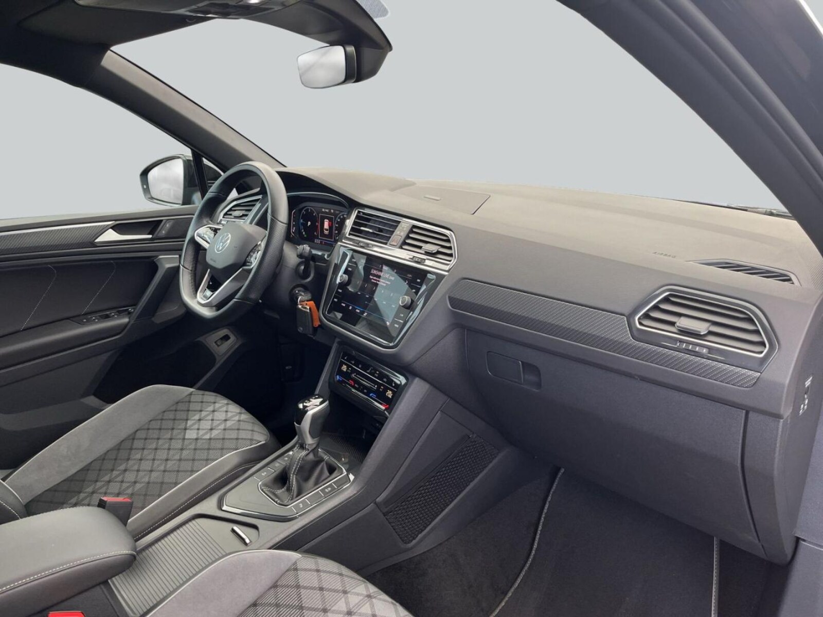 Volkswagen Tiguan – Bild 17