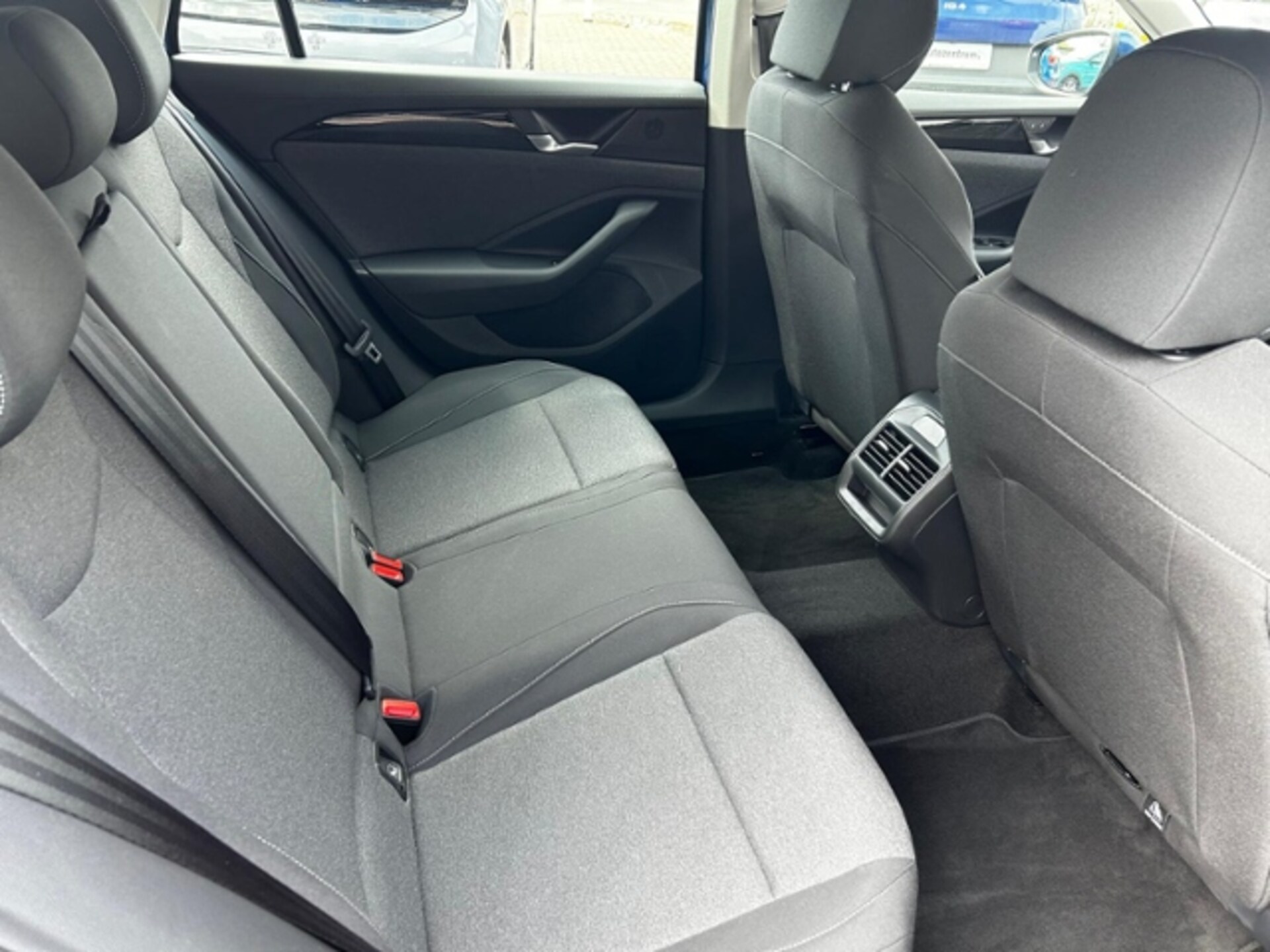 Volkswagen Passat Basis-Modell