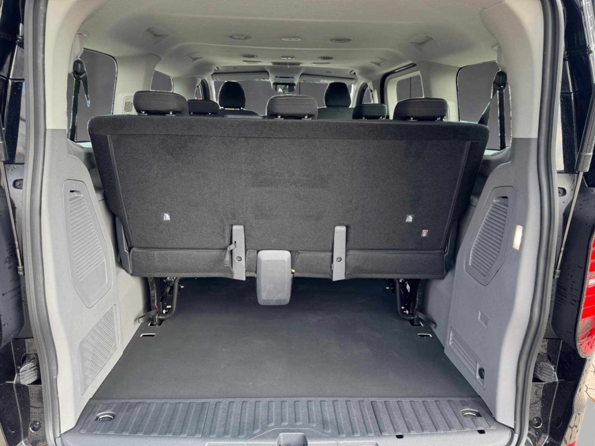 Volkswagen Caravelle Basis-Modell