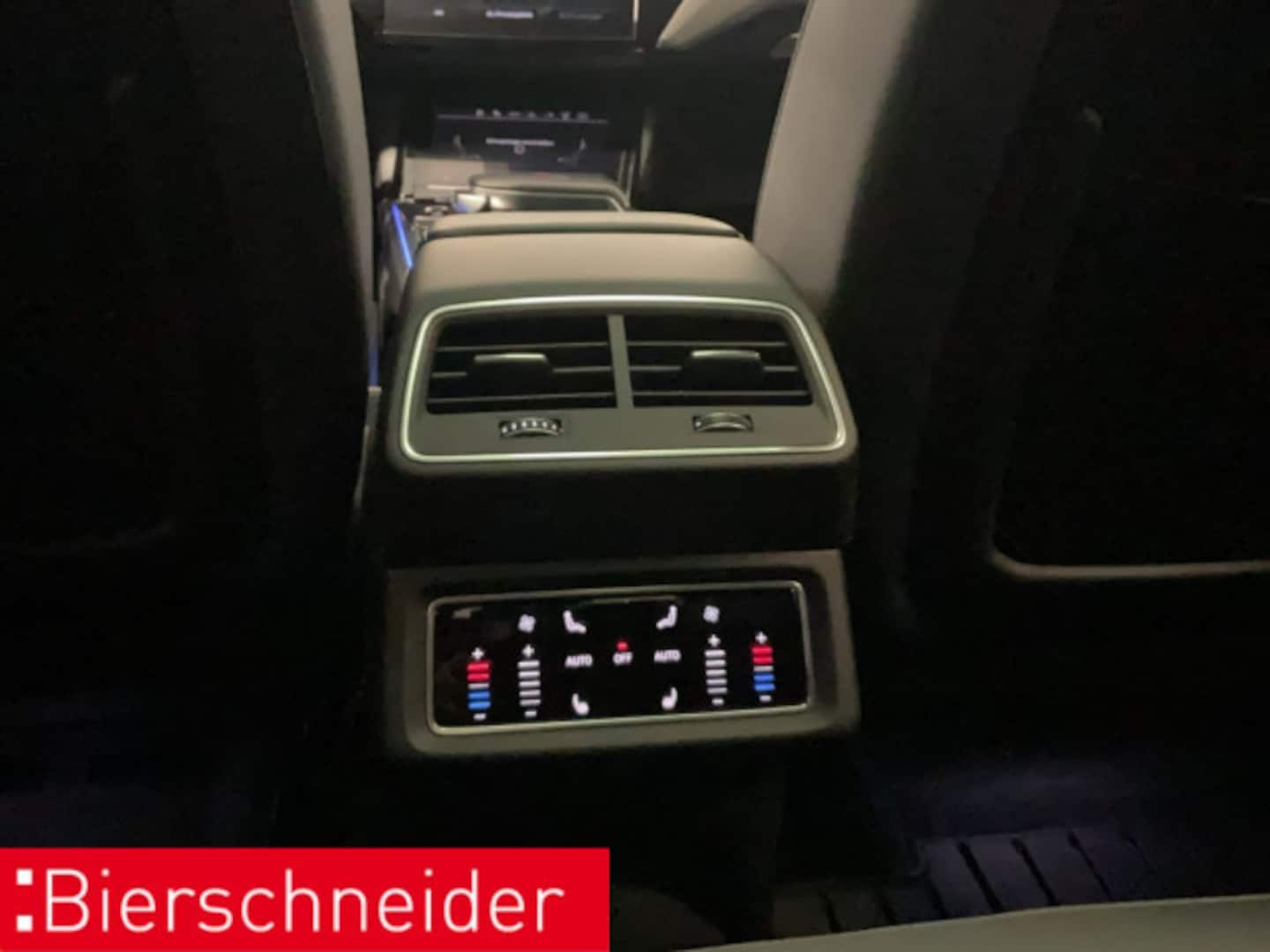 Bild über Audi SQ8 Sportback e-tron e-tron quattro - für weitere Informationen kontaktieren Sie den Audi Partner
