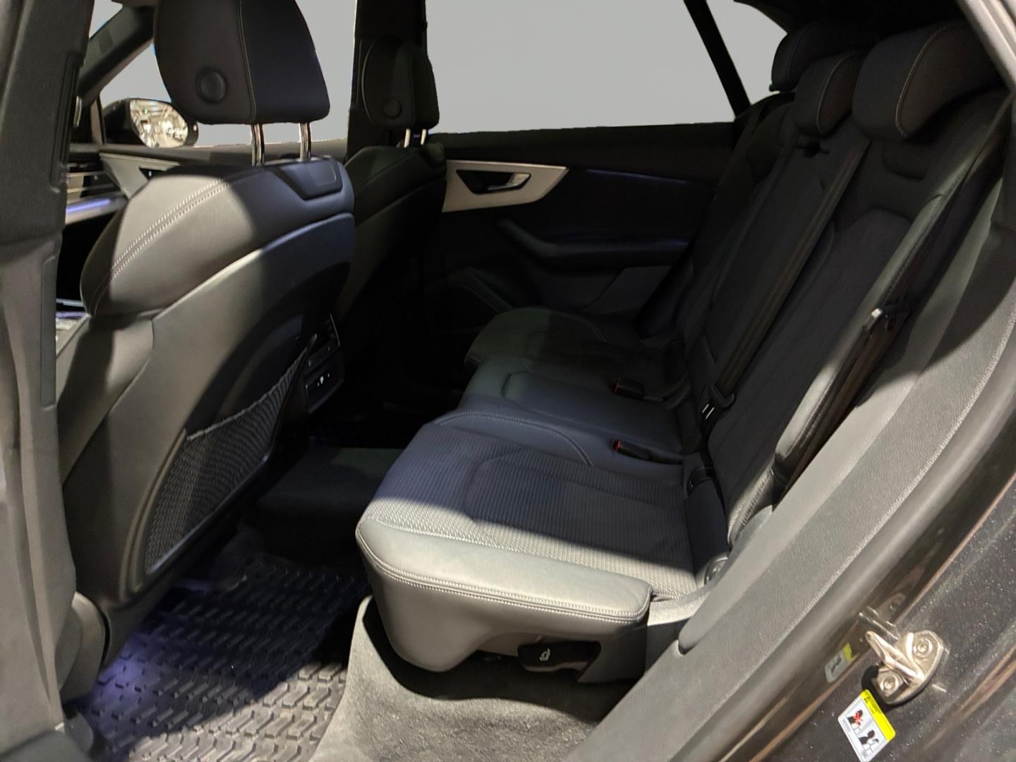 Bild som visar&nbsp;Audi Q8 TFSI e&nbsp;Q8 60 TFSI e quattro S line 462 hk tiptronic - för mer information kontakta din Audi Partner