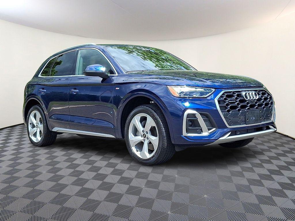 2023 Audi Q5 45 Premium Plus's photo