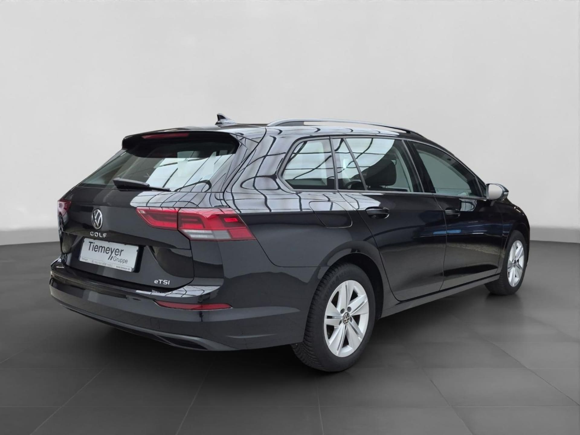 Volkswagen Golf Variant Life