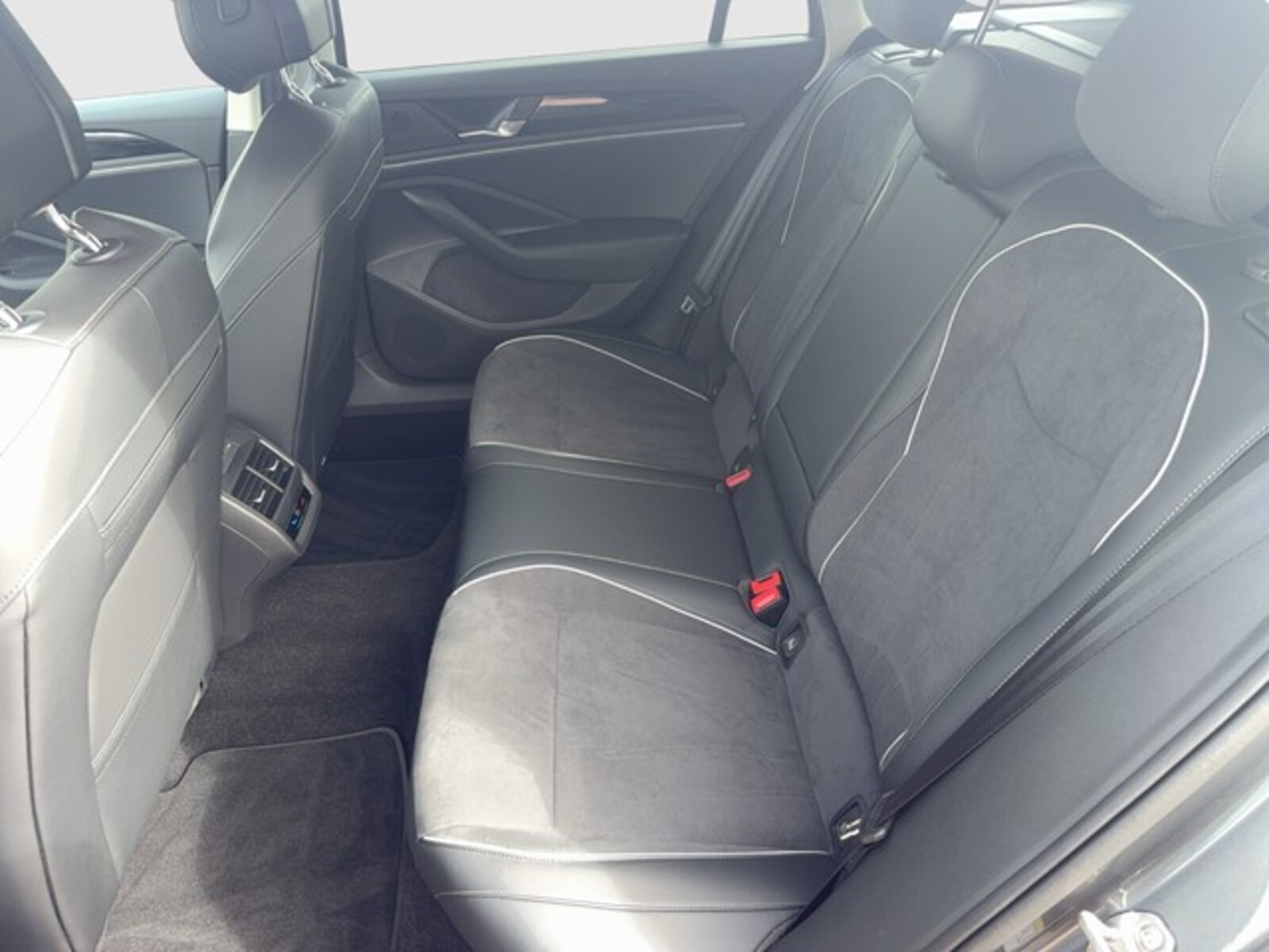 Volkswagen Passat – Bild 13