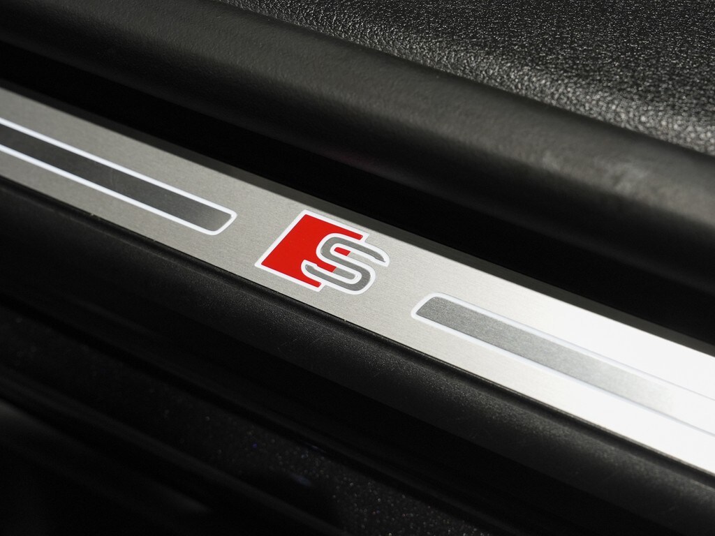 Image about Audi SQ8 TFSI quattro tiptronic