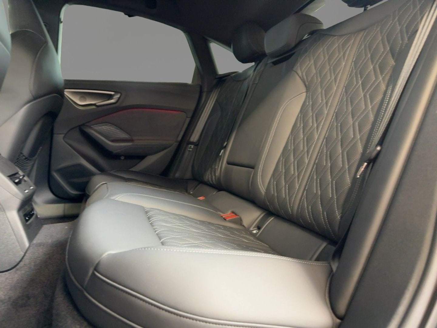 Bild über Audi S5 Limousine TFSI 270 kW S tronic - für weitere Informationen kontaktieren Sie den Audi Partner
