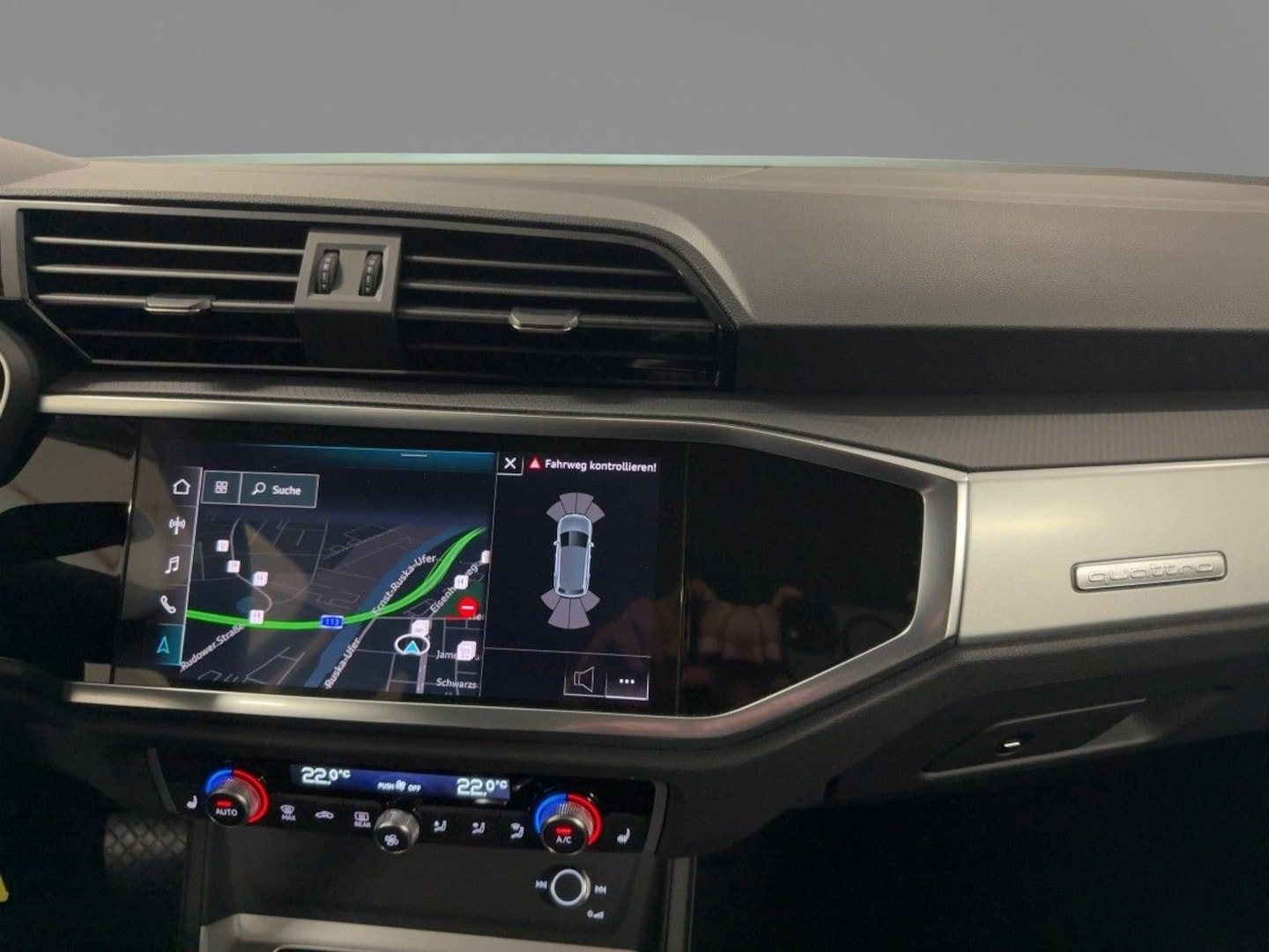 Bild über Audi Q3 S line 40 TDI quattro S tronic - für weitere Informationen kontaktieren Sie den Audi Partner