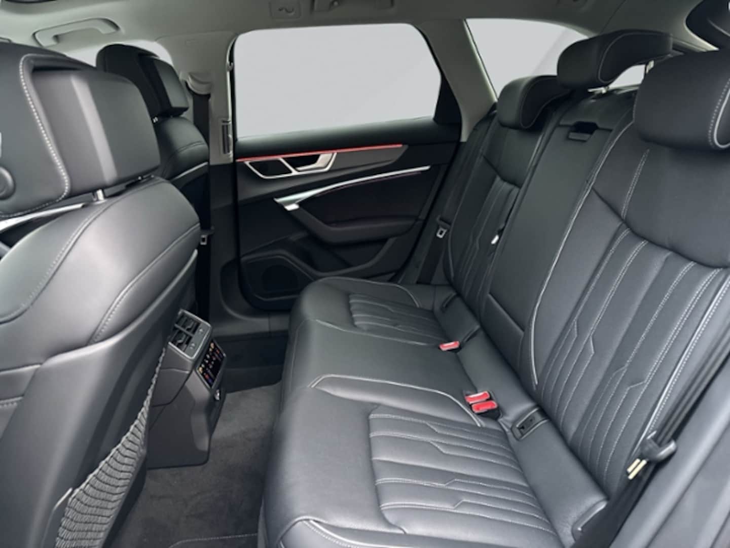 Bild über Audi A6 Avant advanced 45 TDI quattro S tronic - für weitere Informationen kontaktieren Sie den Audi Partner