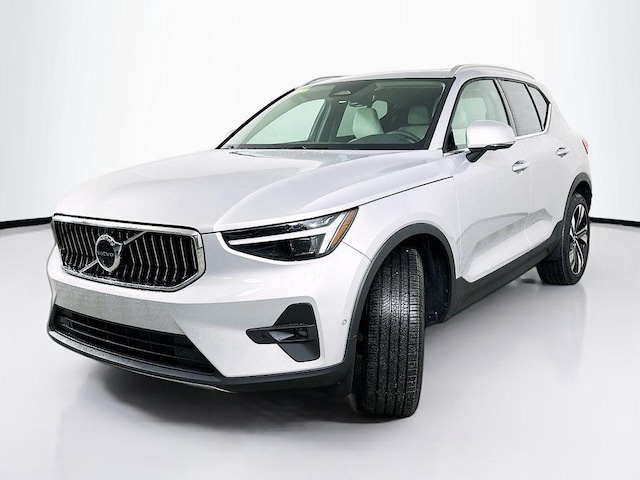 2025 Volvo XC40