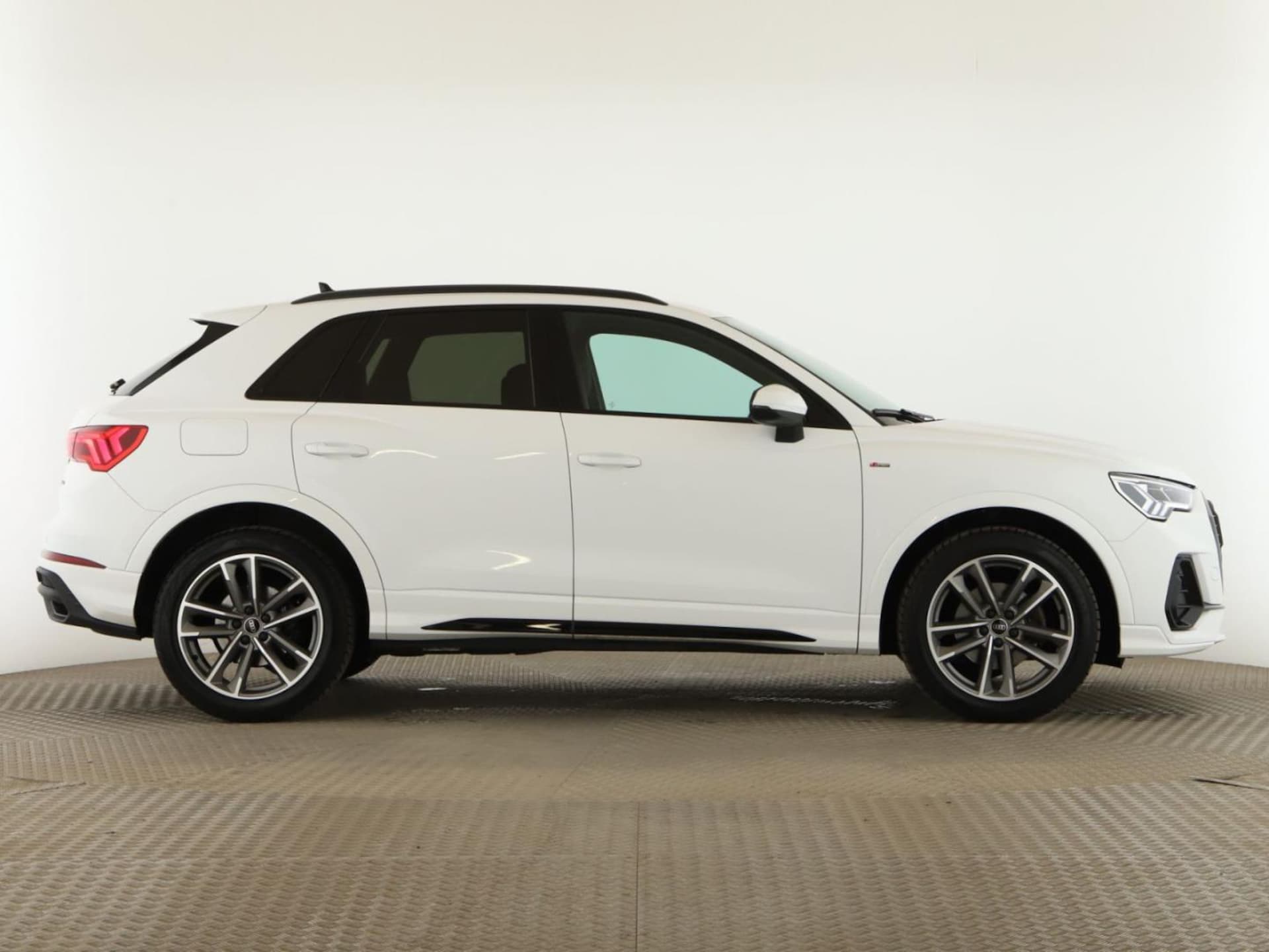 Audi Q3 SUV S line