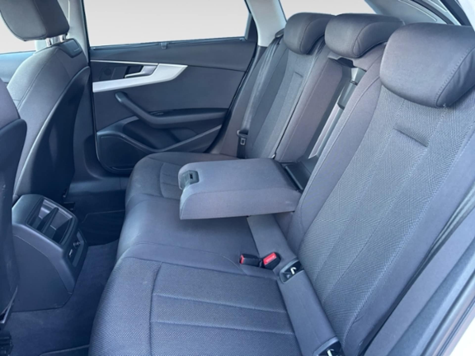 Audi A4 Avant S line