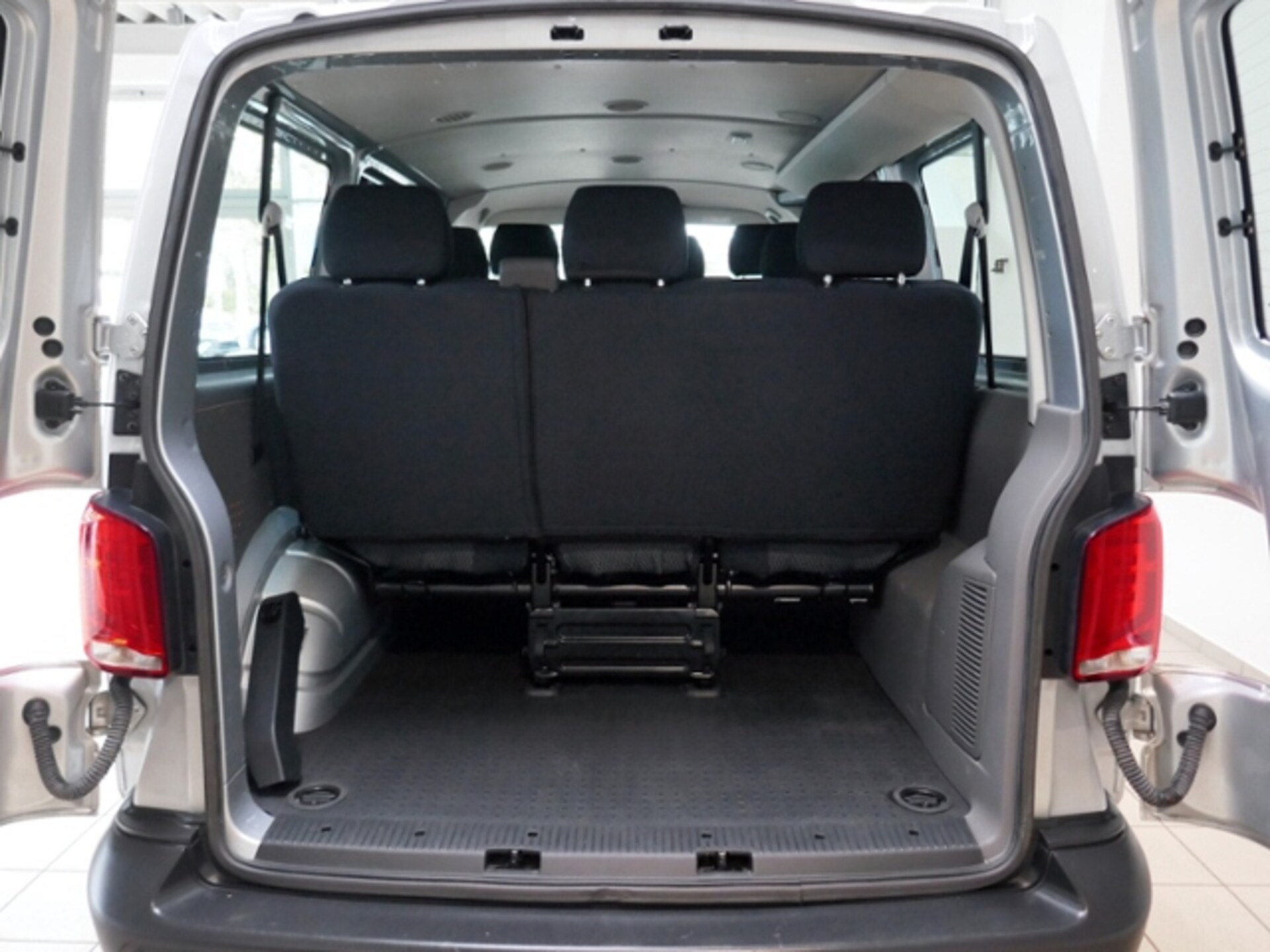 Volkswagen T6.1 Transporter Kombi kurzer Radstand
