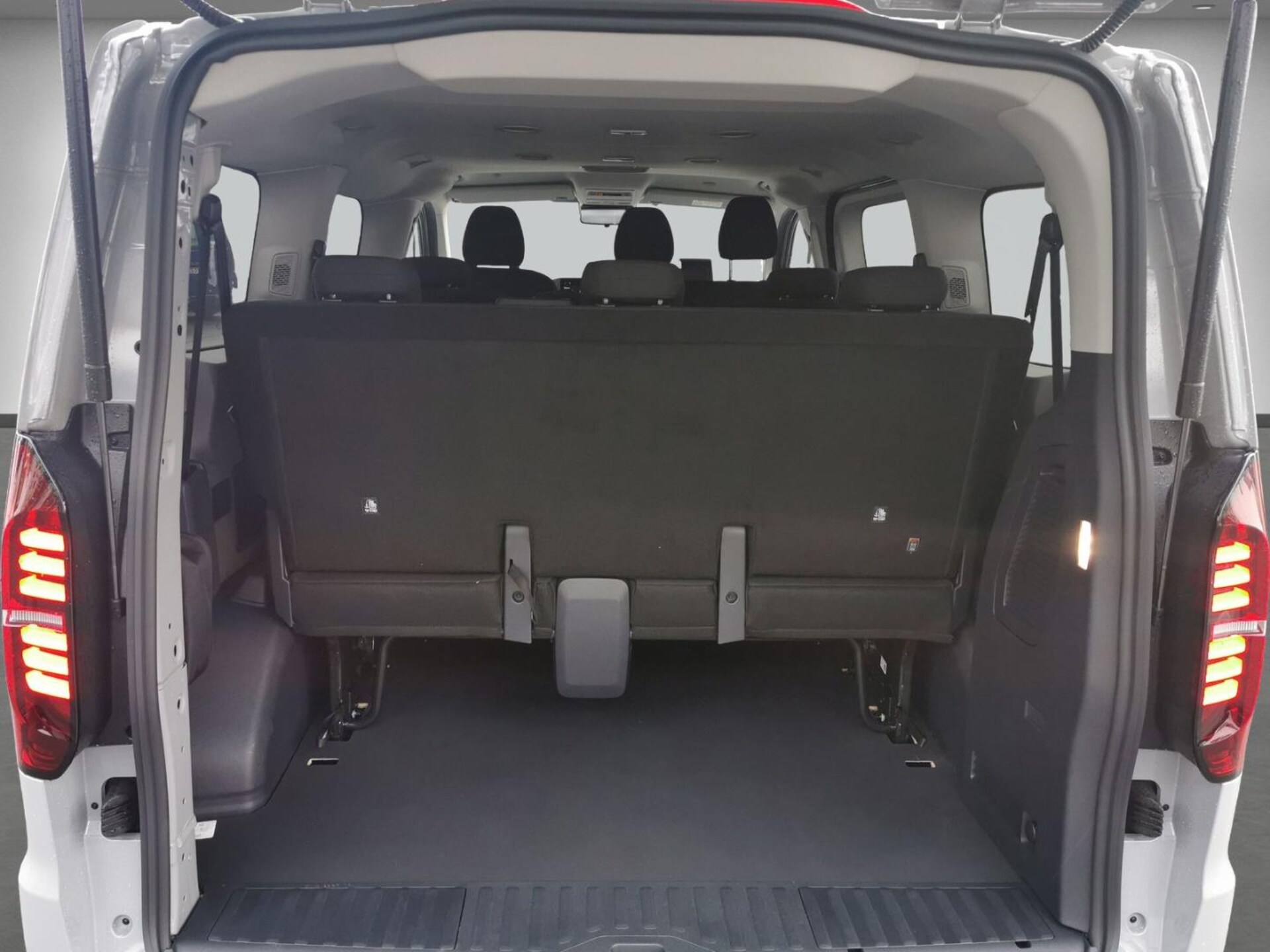 Volkswagen Transporter Kombi kurzer Radstand