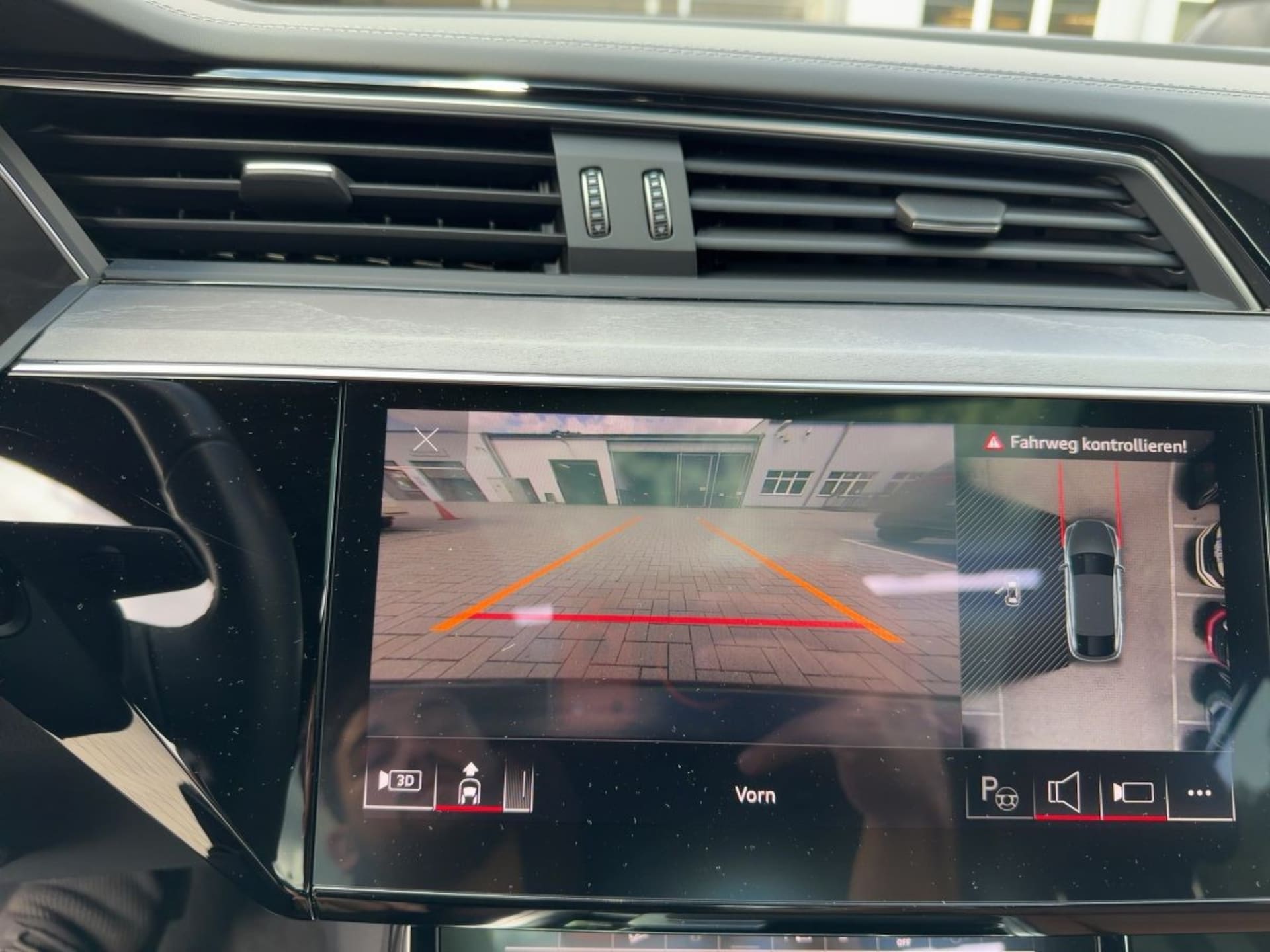 Audi Q8 Sportback e-tron S line