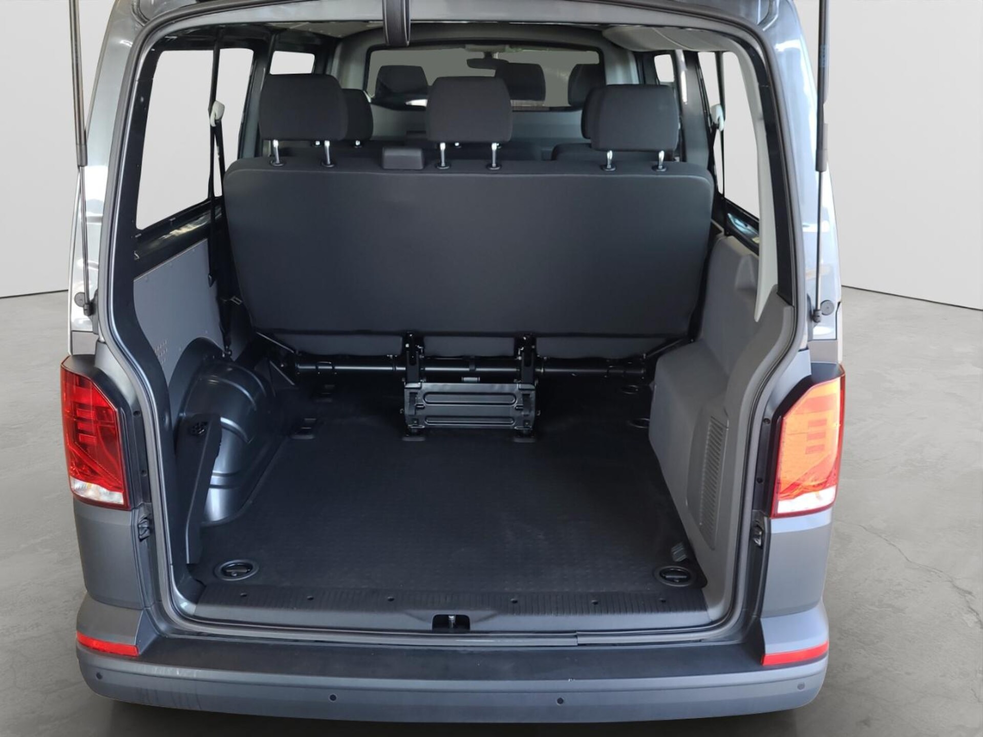 Volkswagen T6.1 Transporter Kombi langer Radstand