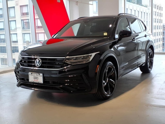 2023 Volkswagen Tiguan SE R-LINE BLACK