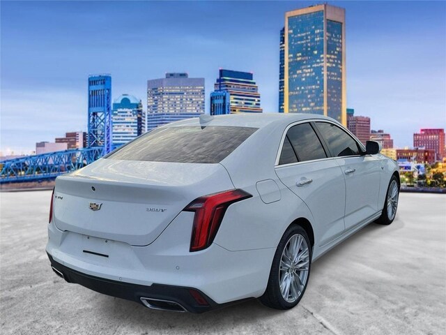 2022 Cadillac CT4