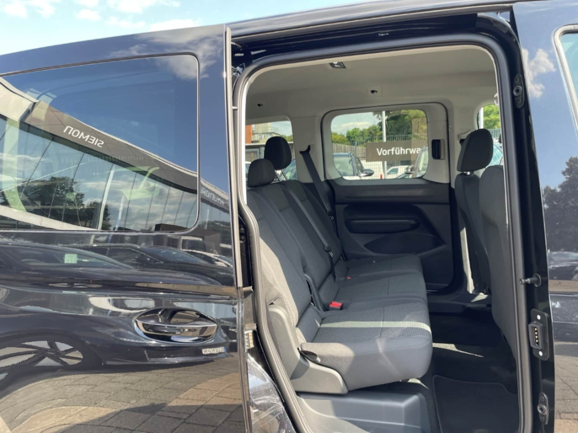 Volkswagen Caddy Basis-Modell
