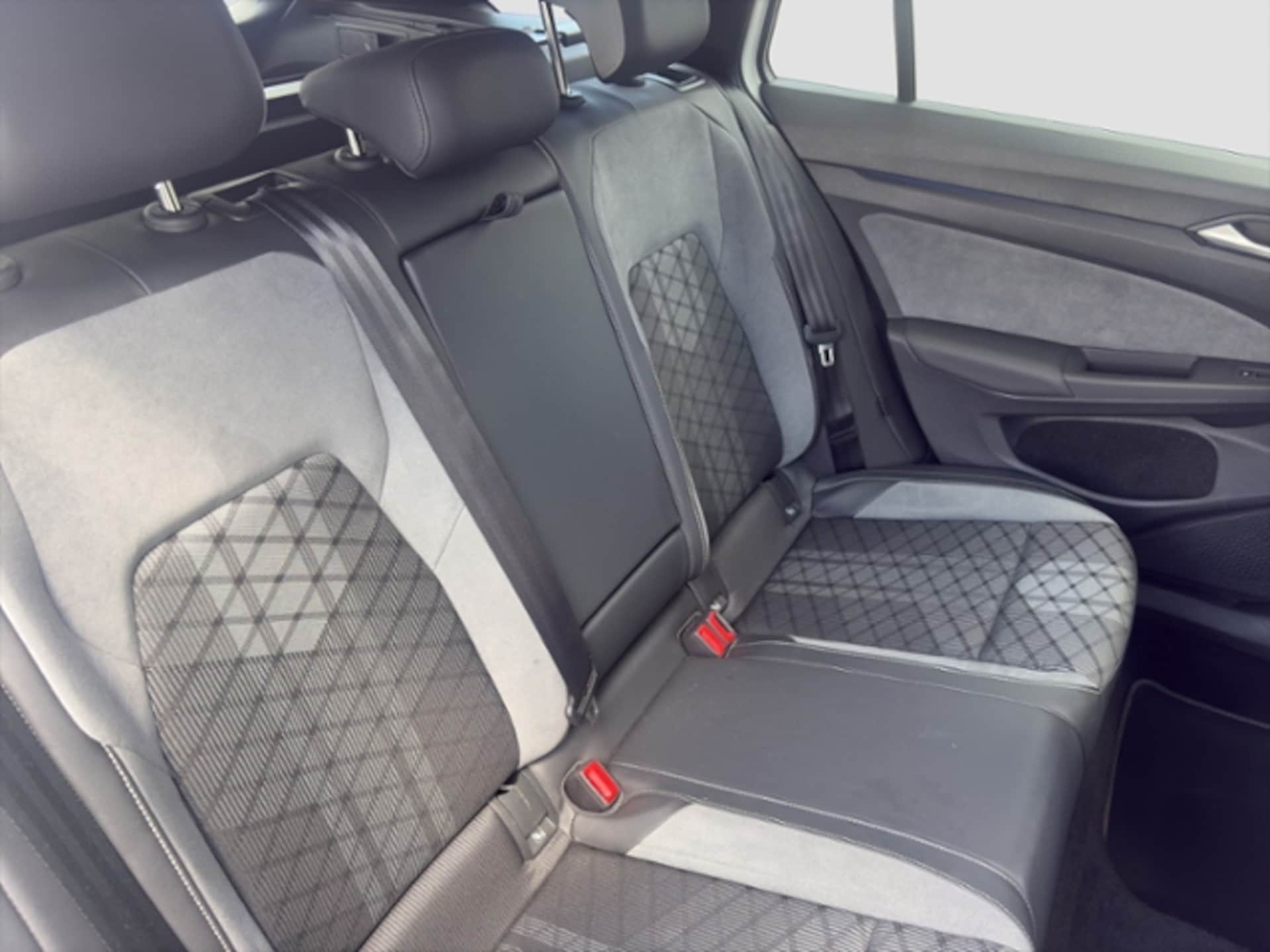 Volkswagen Golf Variant R-Line