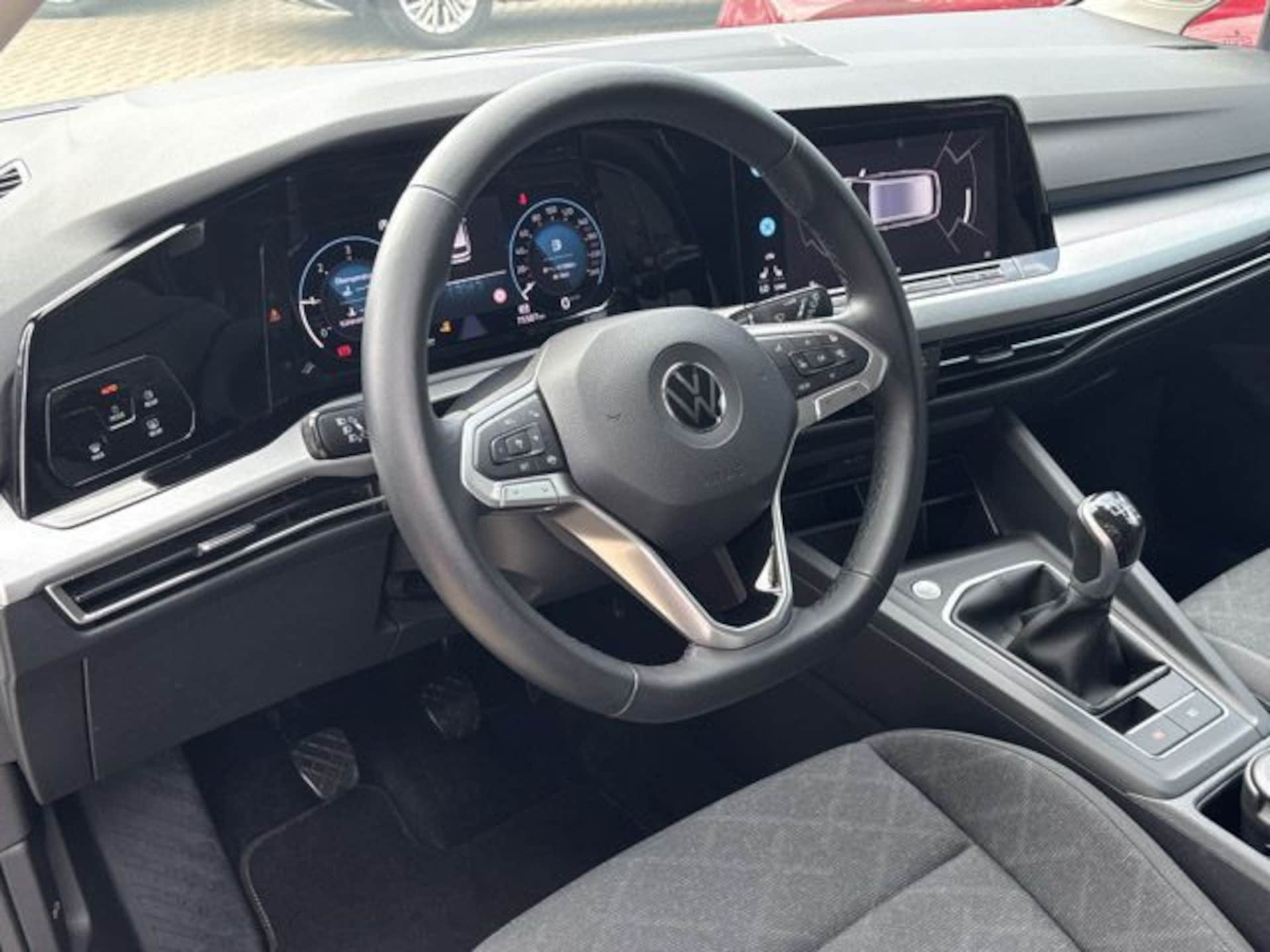 Volkswagen Golf Variant Life