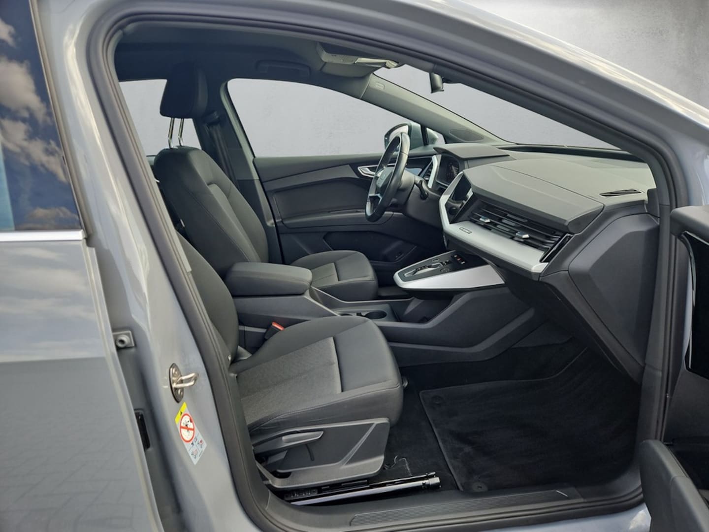 Bild über Audi Q4 Sportback e-tron 35 e-tron - für weitere Informationen kontaktieren Sie den Audi Partner