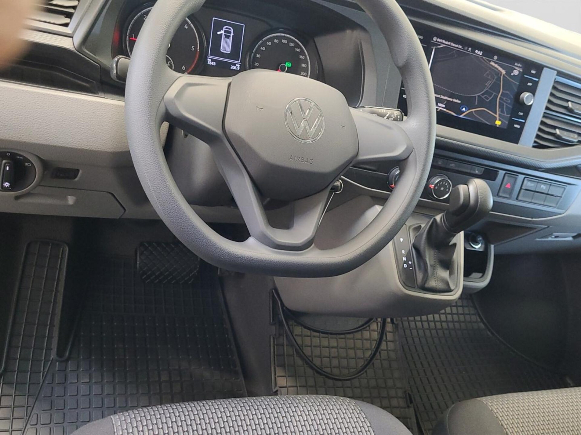 Volkswagen T6.1 Transporter Kombi langer Radstand