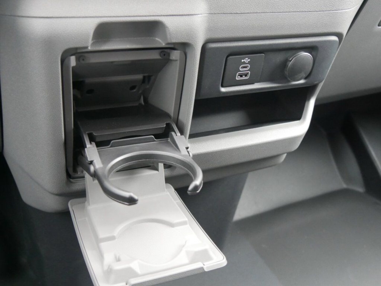 Volkswagen Transporter Kasten kurzer Radstand – Bild 13