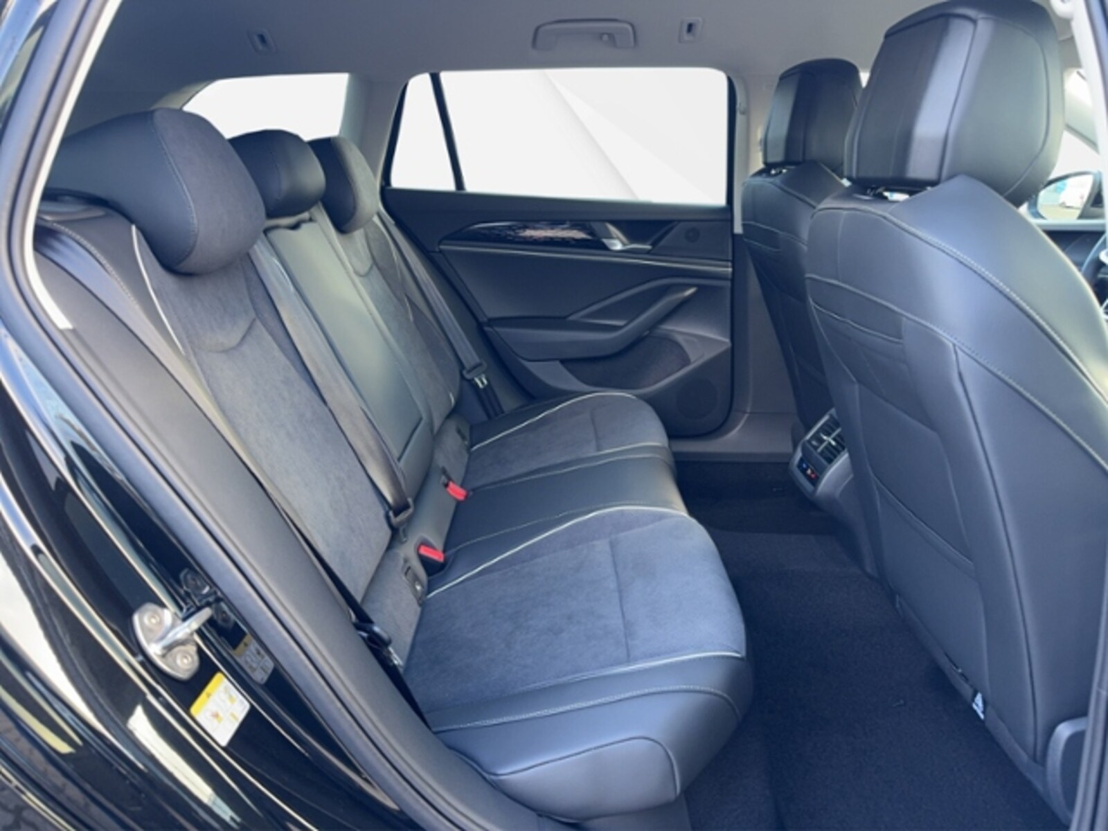Volkswagen Passat – Bild 14