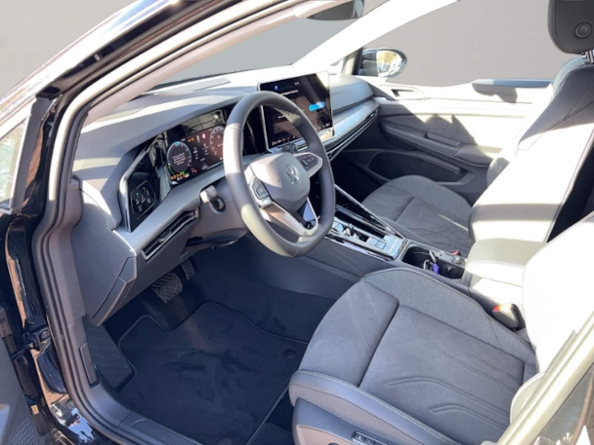 Volkswagen Golf Style
