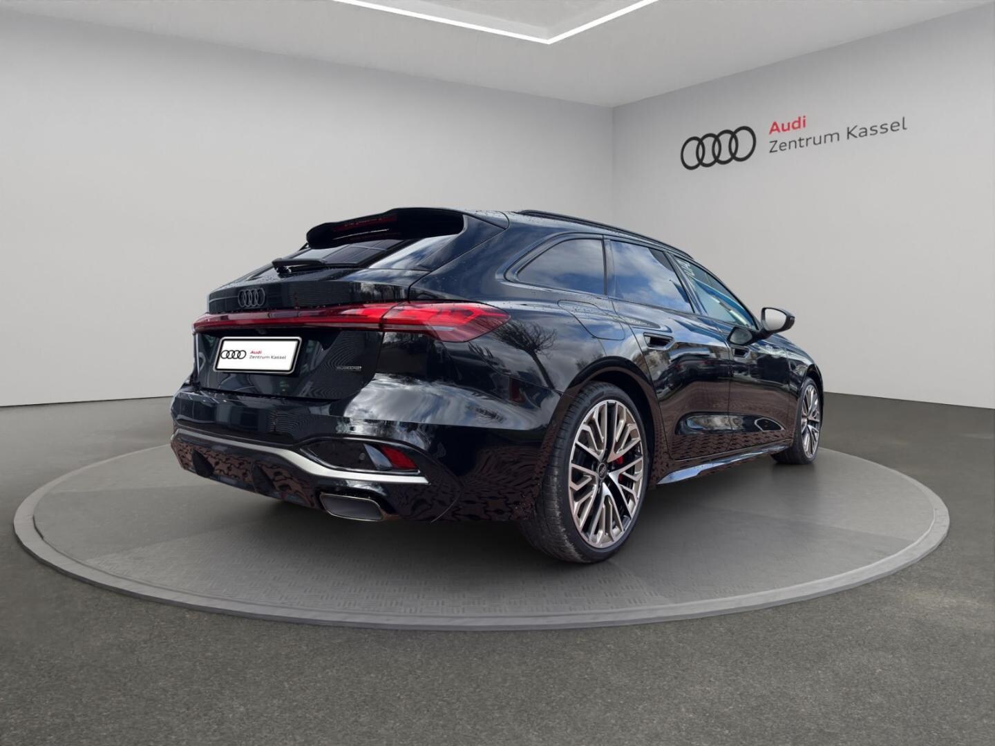 Bild über Audi A5 Avant e-hybrid e-hybrid quattro 270 kW S tronic - für weitere Informationen kontaktieren Sie den Audi Partner