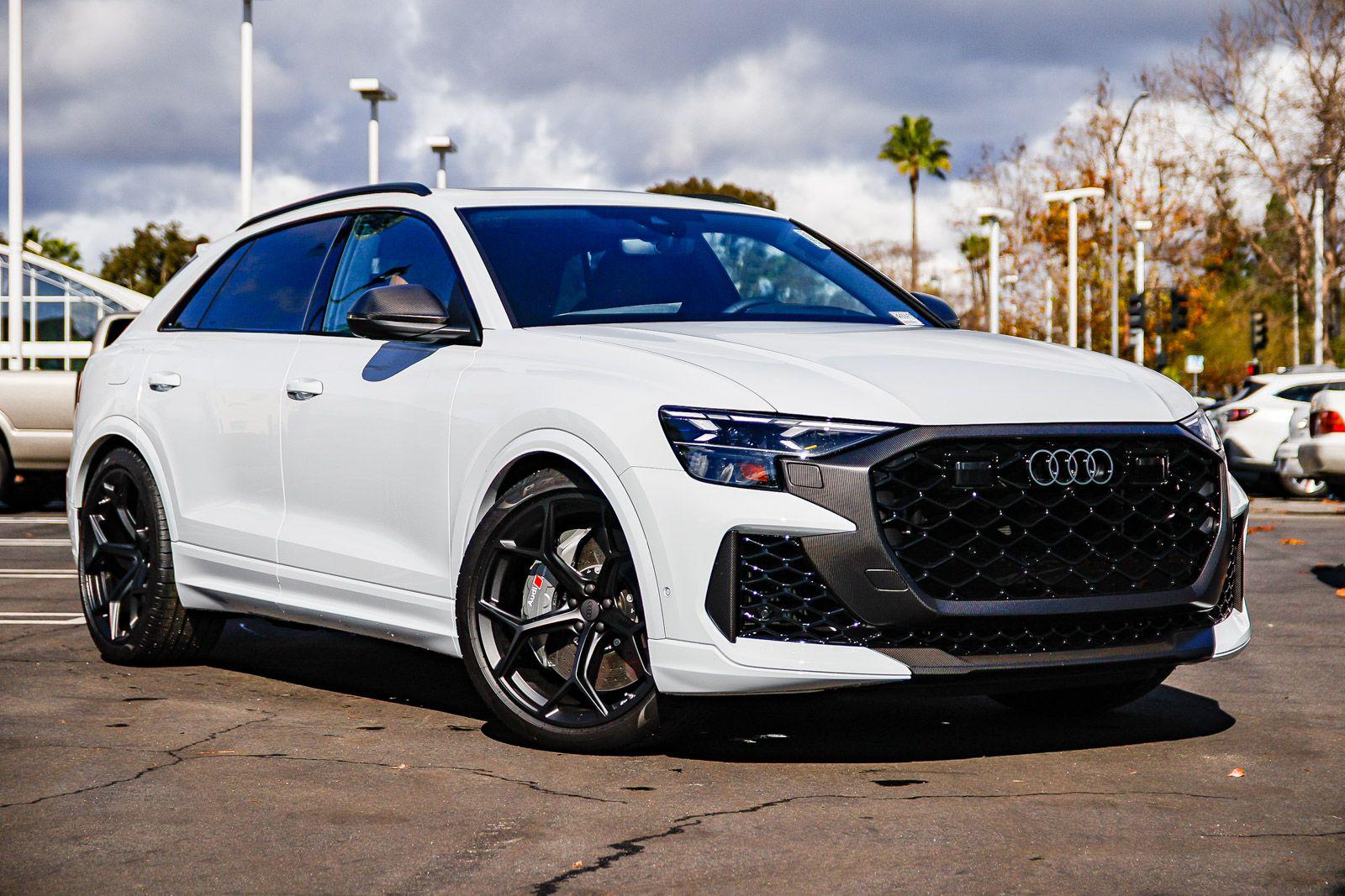 2026 Audi RS Q8 -'s photo