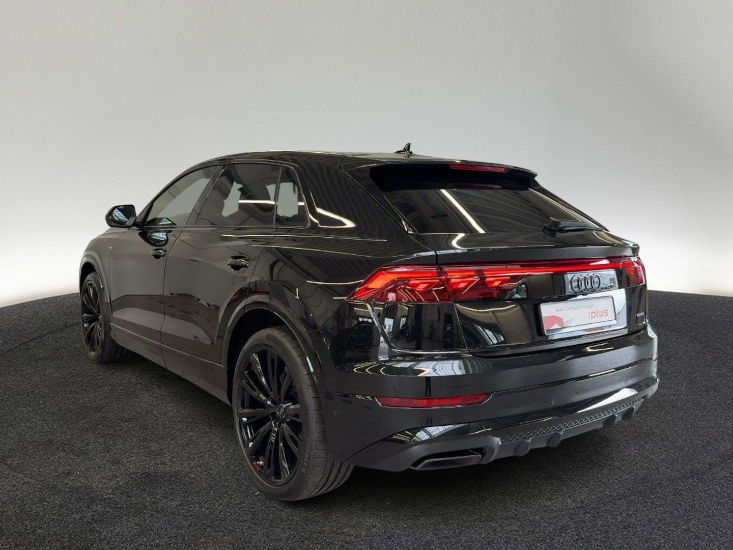 Bild über Audi Q8 SUV S line business TDI quattro 210 kW tiptronic - für weitere Informationen kontaktieren Sie den Audi Partner