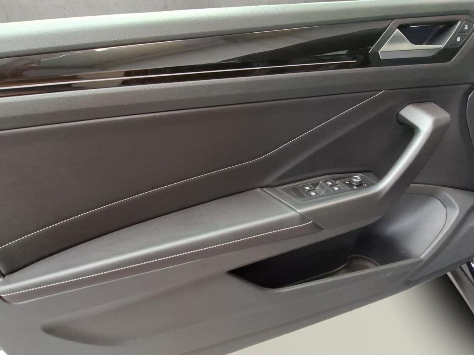Volkswagen T-Roc Cabriolet – Bild 12