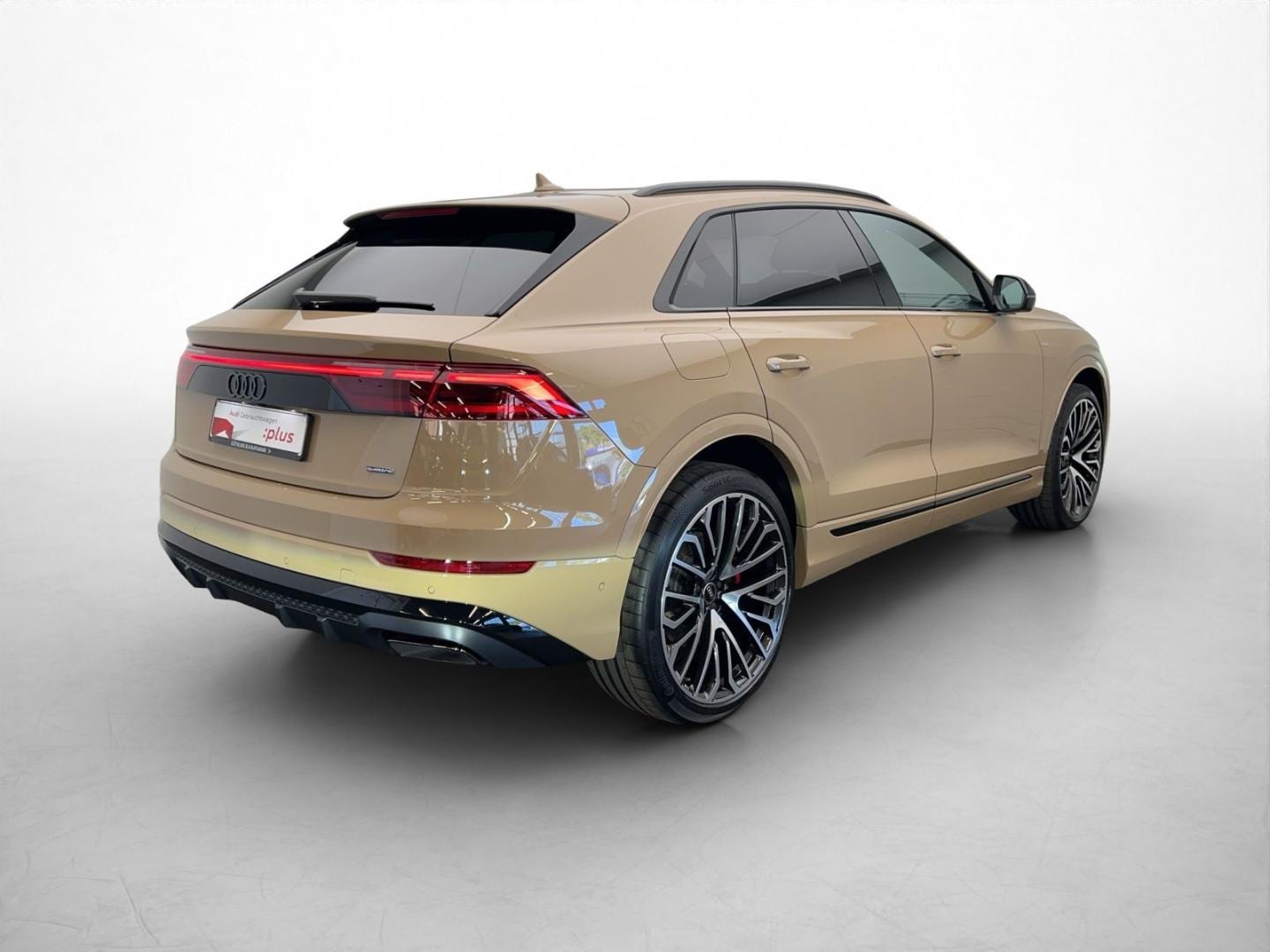 Bild über Audi Q8 SUV TFSI e S line business TFSI e quattro 290 kW tiptronic - für weitere Informationen kontaktieren Sie den Audi Partner