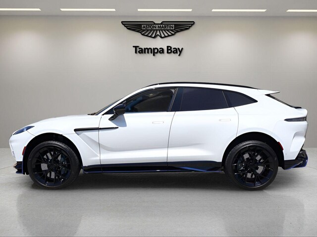 2025 Aston Martin DBX