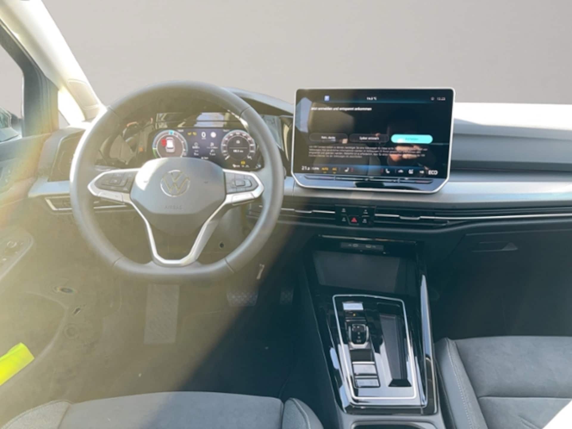 Volkswagen Golf Style