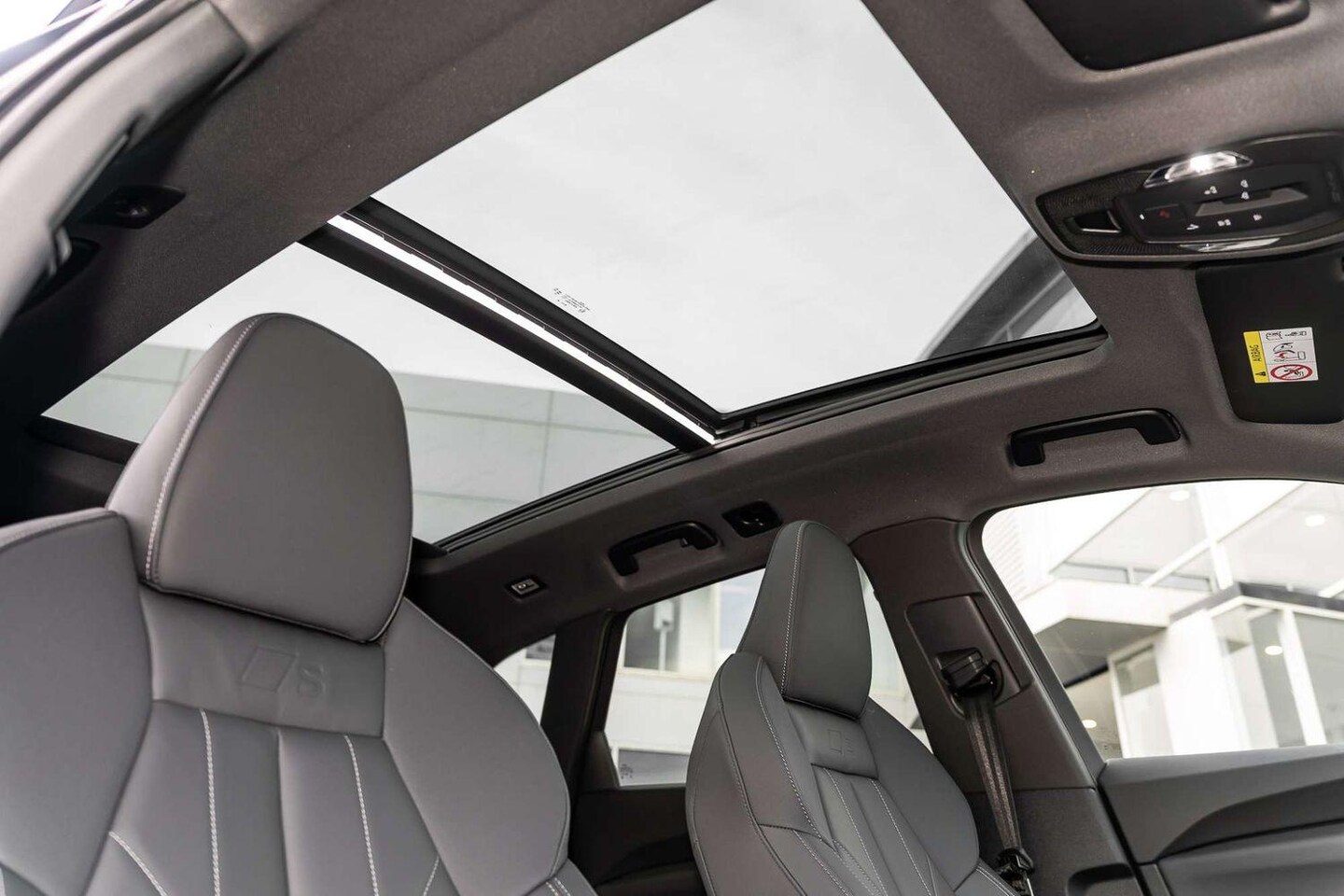 Image about Audi Q5 SUV e-hybrid quattro S tronic