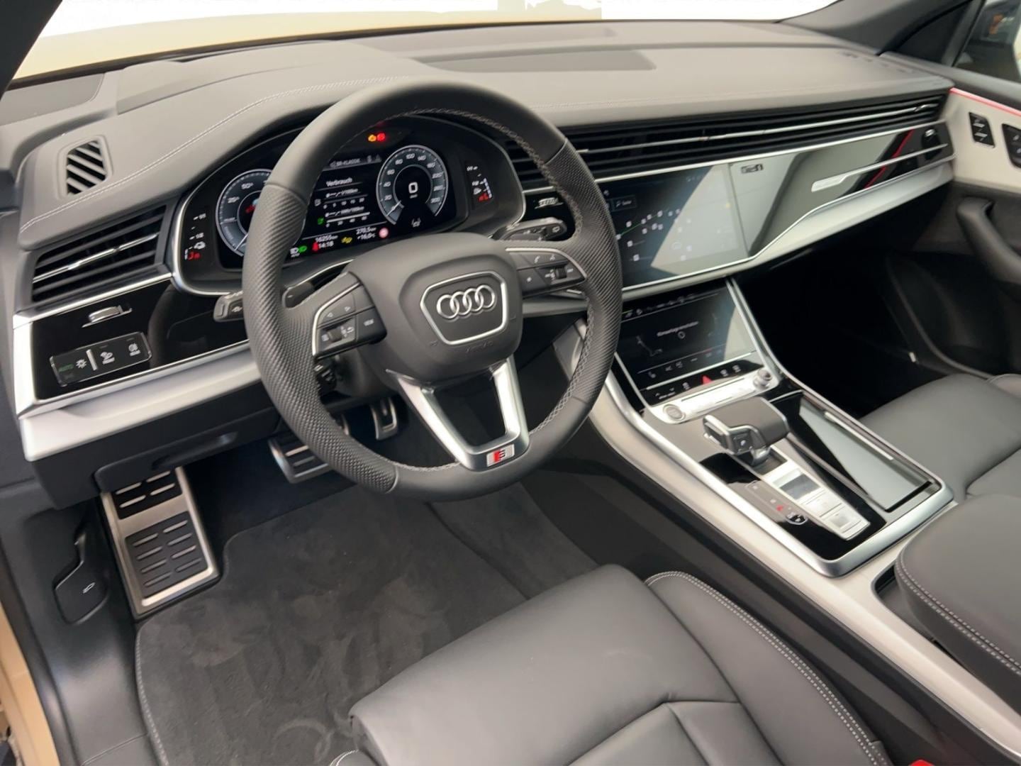 Bild über Audi Q8 SUV TFSI e S line business TFSI e quattro 290 kW tiptronic - für weitere Informationen kontaktieren Sie den Audi Partner