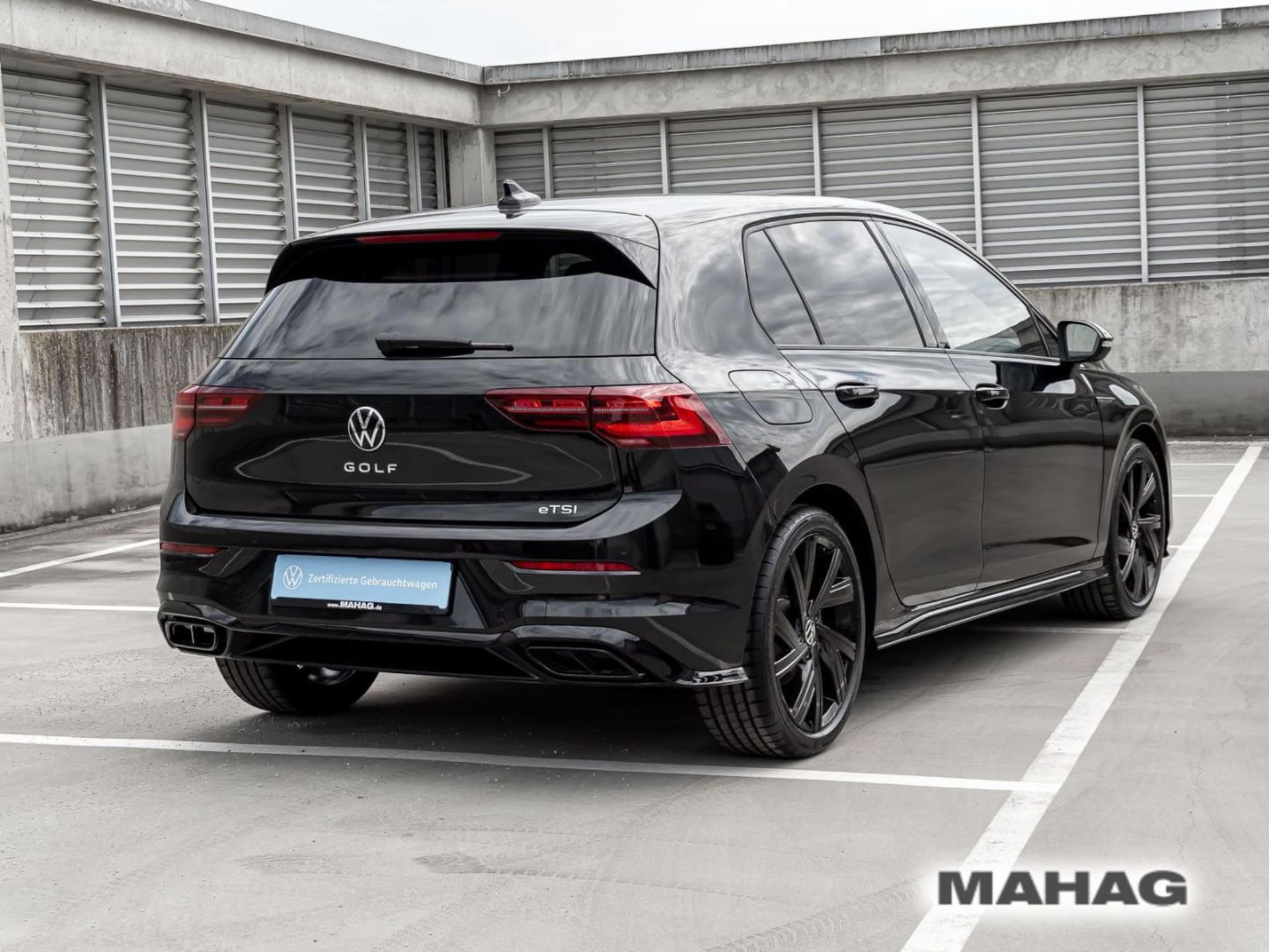 Volkswagen Golf R-Line