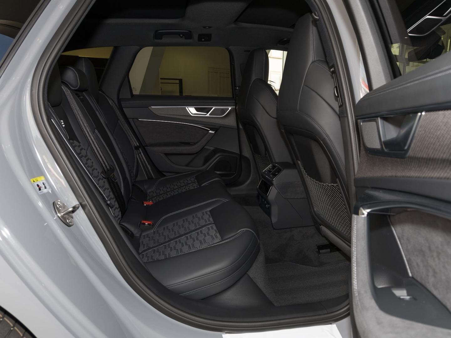 Image about Audi RS 6 Avant performance quattro tiptronic