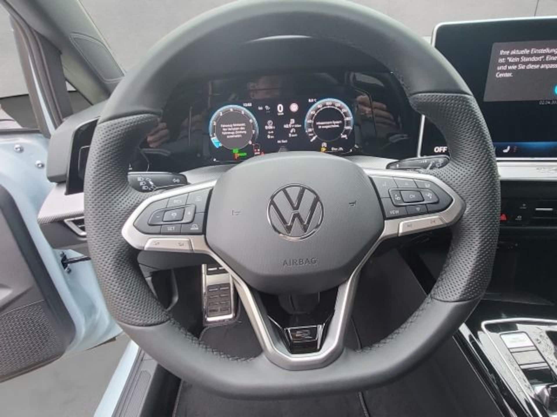 Volkswagen Golf R-Line