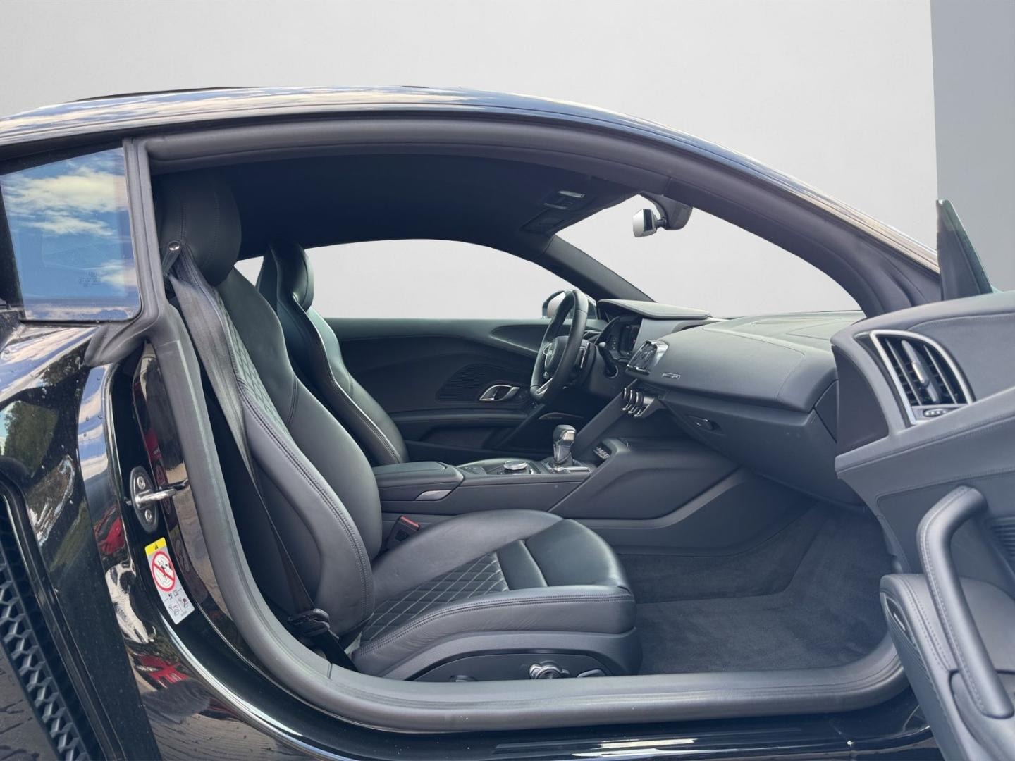 Bild über Audi R8 Coupé FSI S tronic - für weitere Informationen kontaktieren Sie den Audi Partner