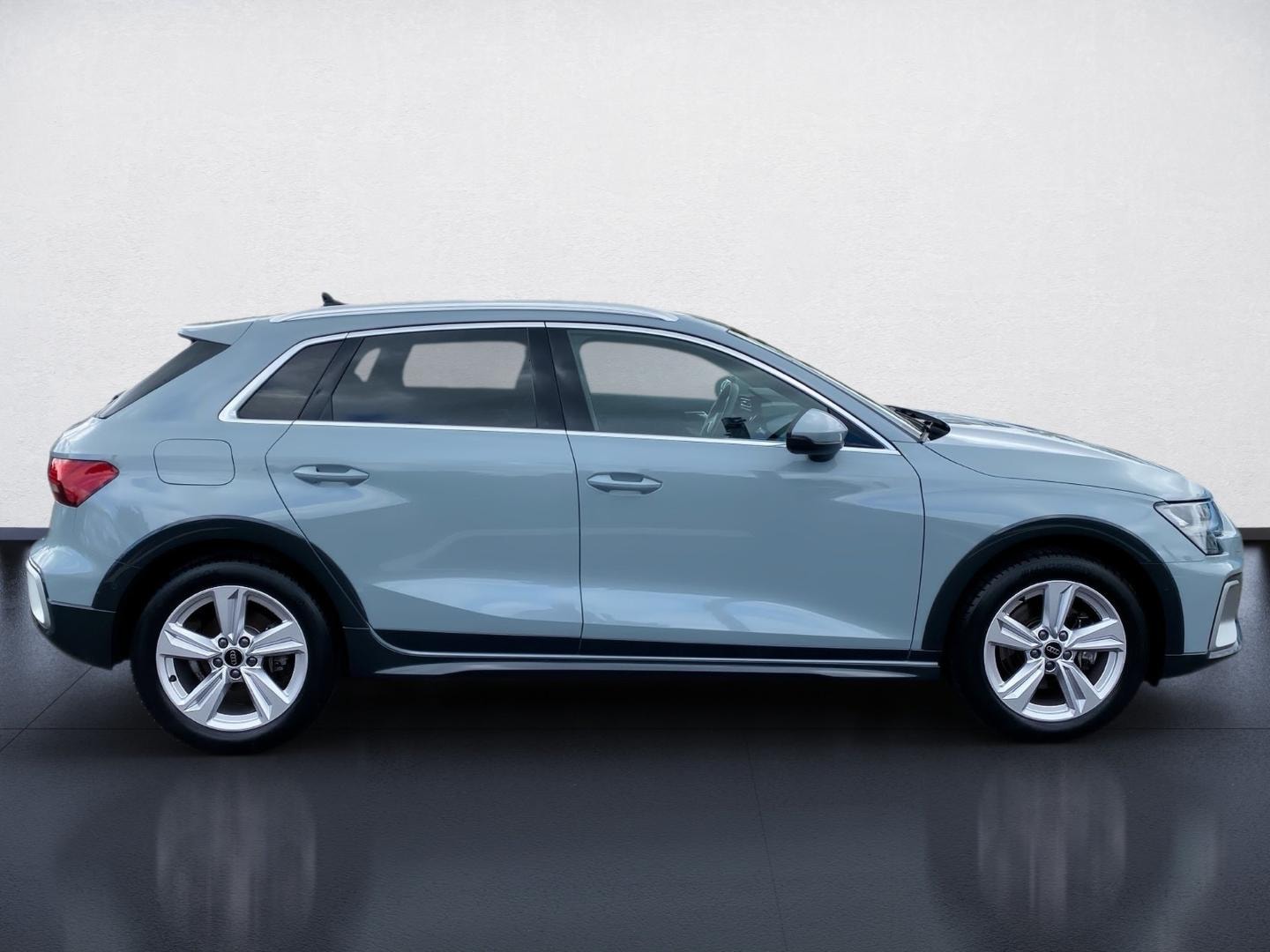 Bild über Audi A3 allstreet 35 TFSI S tronic - für weitere Informationen kontaktieren Sie den Audi Partner