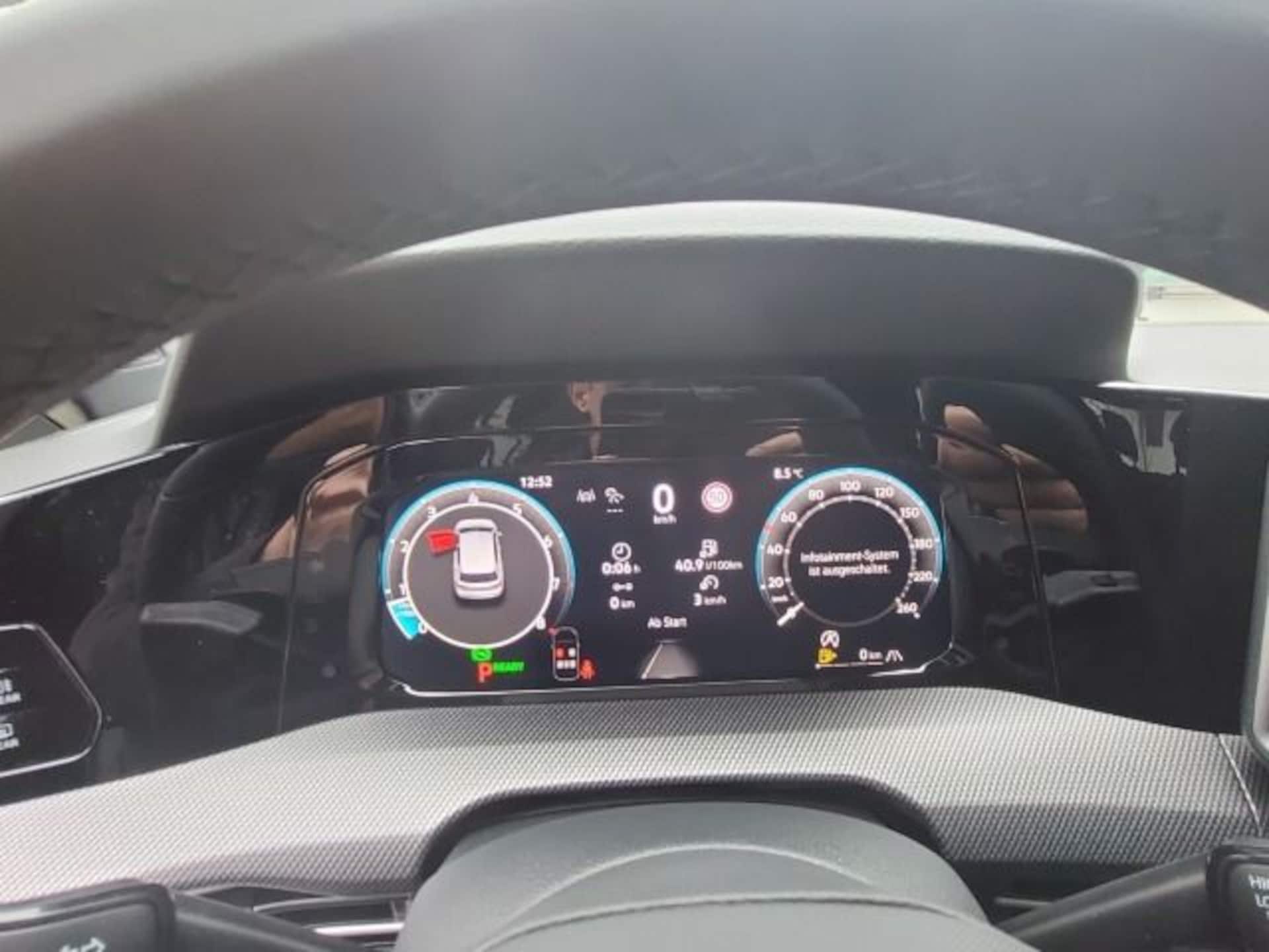 Volkswagen Golf R-Line