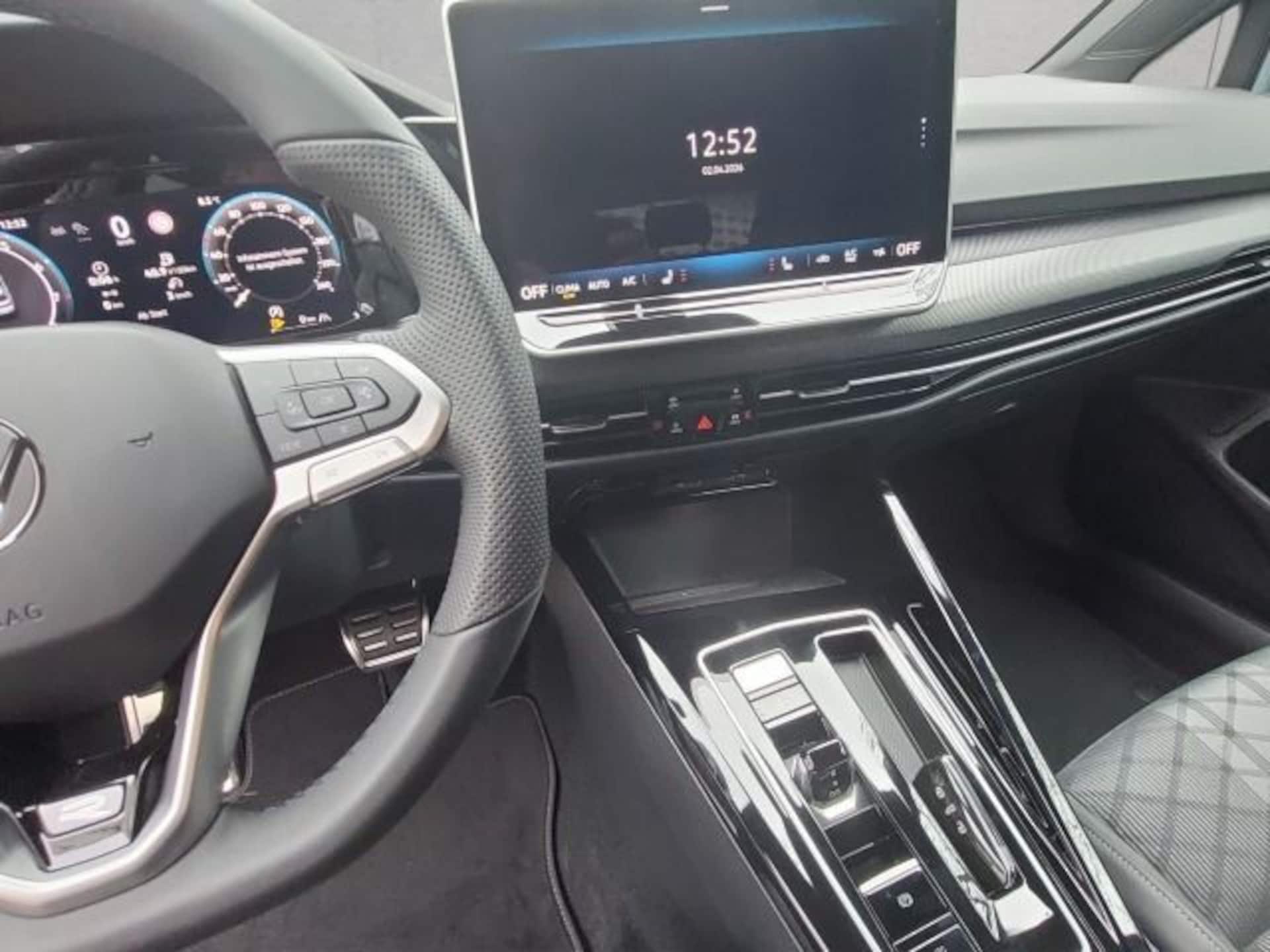 Volkswagen Golf R-Line